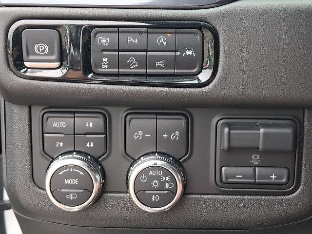 2025 GMC Yukon XL AT4