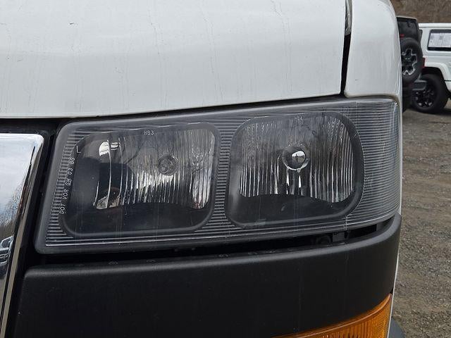 2021 GMC Savana Cargo 2500 Base