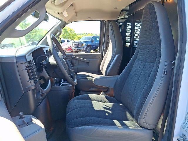2025 GMC Savana Cargo Base