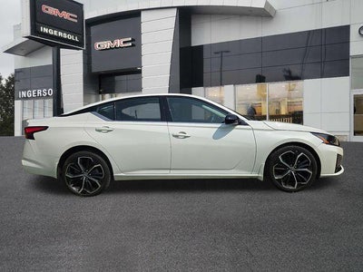 2023 Nissan Altima 2.5 SR