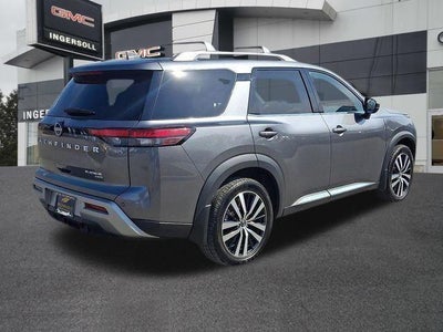 2023 Nissan Pathfinder Platinum