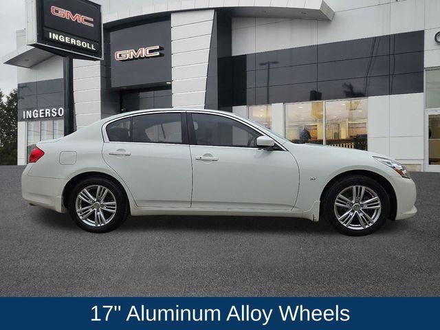 2015 INFINITI Q40 4dr Sdn AWD