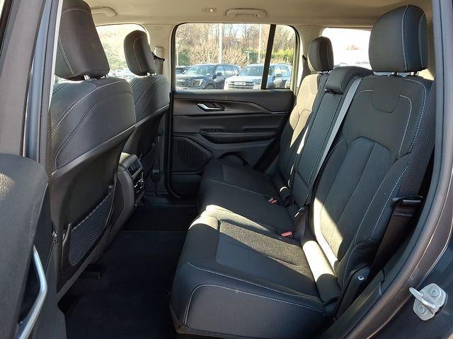 2023 Jeep Grand Cherokee Laredo 4x4