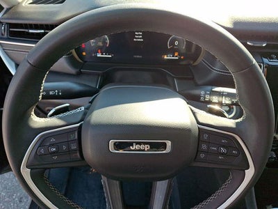 2023 Jeep Grand Cherokee Laredo 4x4