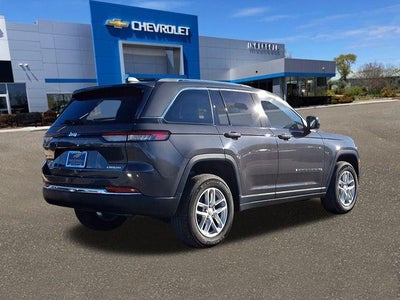 2023 Jeep Grand Cherokee Laredo 4x4
