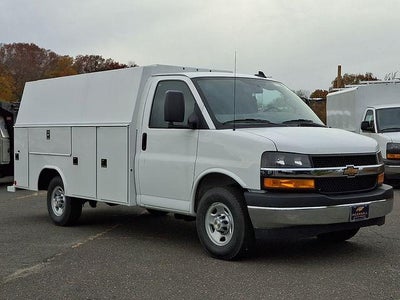 2025 Chevrolet Express Cutaway 3500 Base