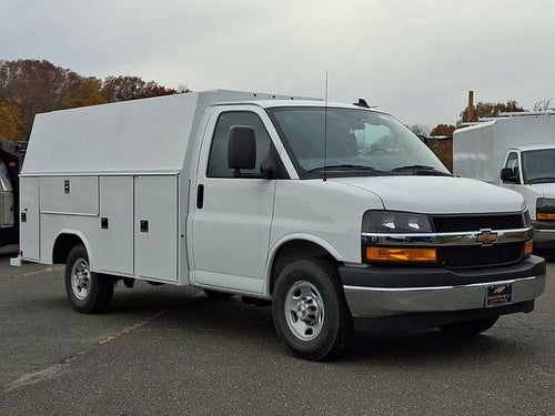 2025 Chevrolet Express Cutaway 3500 Base