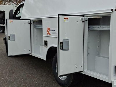 2025 Chevrolet Express Cutaway 3500 Base