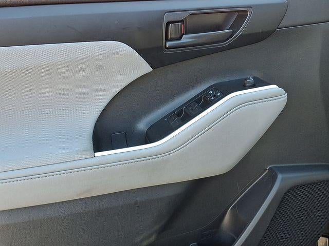 2021 Toyota Highlander Hybrid LE