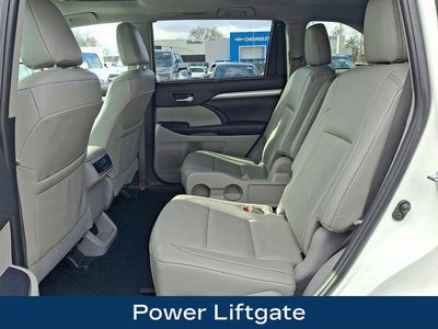 2019 Toyota Highlander SE