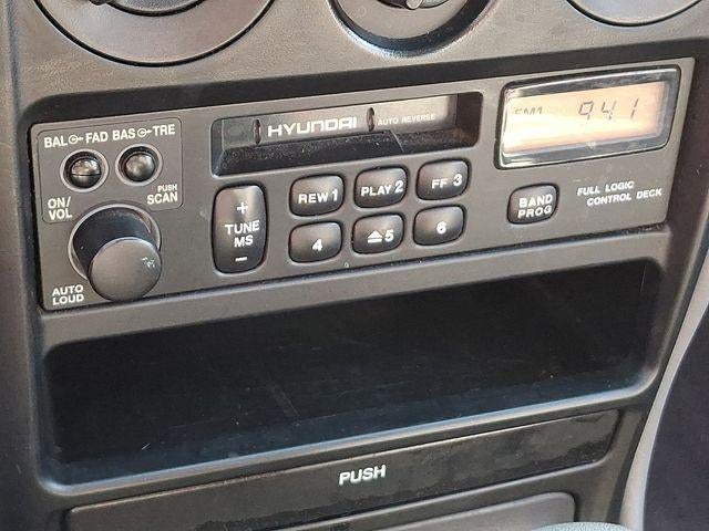 2000 Hyundai Elantra GLS