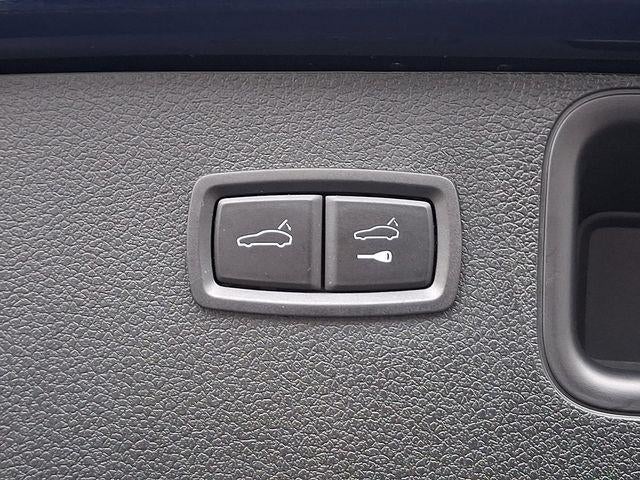 2022 Porsche Macan Base