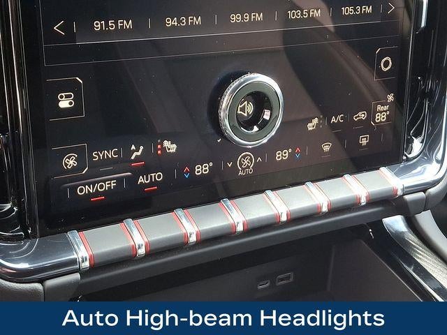 2025 GMC Yukon XL AT4