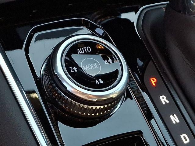 2025 GMC Canyon 4WD AT4