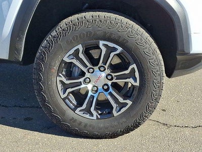 2025 GMC Canyon 4WD AT4