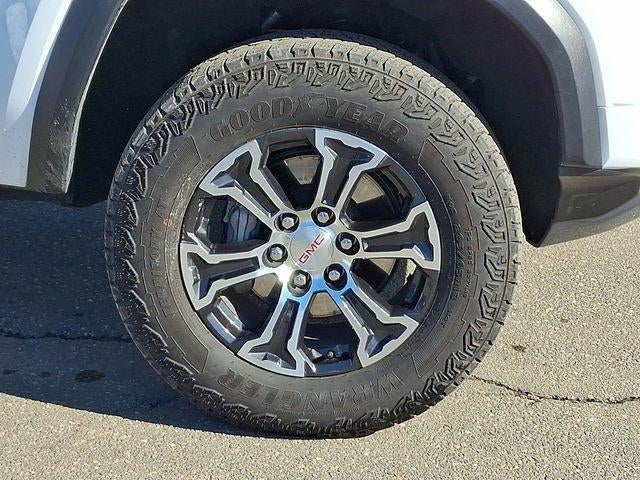 2025 GMC Canyon 4WD AT4