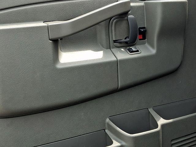 2025 GMC Savana Cargo Base