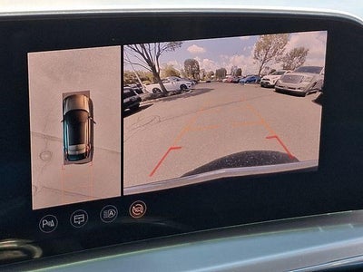2024 Cadillac LYRIQ Luxury 2
