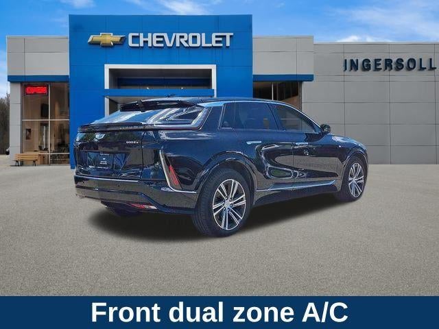 2024 Cadillac LYRIQ Luxury 2