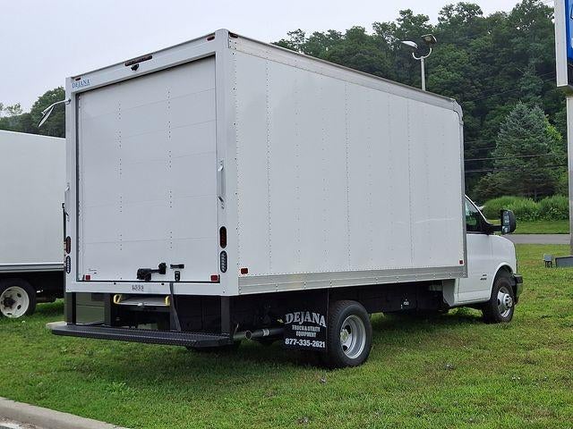 2025 Chevrolet Express Cutaway 4500 Base
