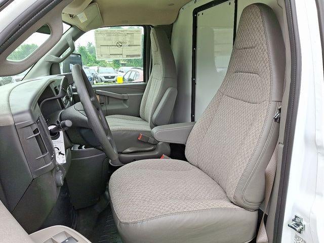 2025 Chevrolet Express Cutaway 4500 Base