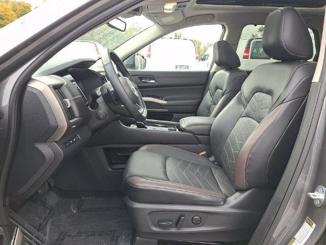 2023 Nissan Pathfinder Platinum 4WD