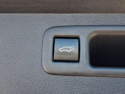 2020 Toyota Highlander LE