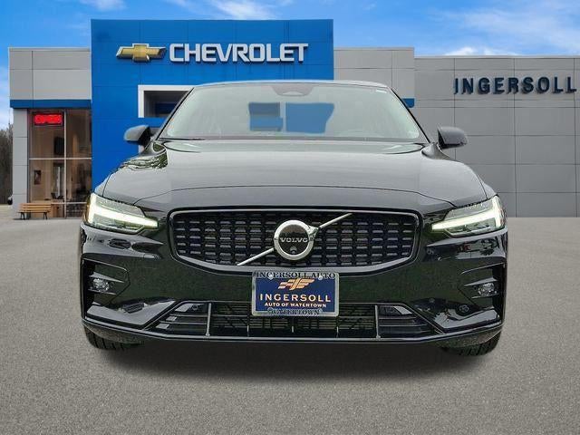 2024 Volvo S60 Plus Dark Theme