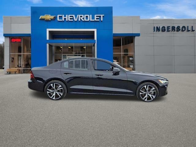 2024 Volvo S60 Plus Dark Theme