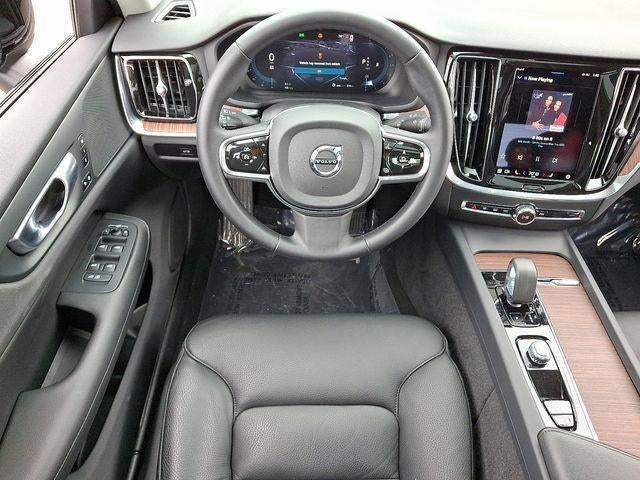 2024 Volvo S60 Plus Dark Theme