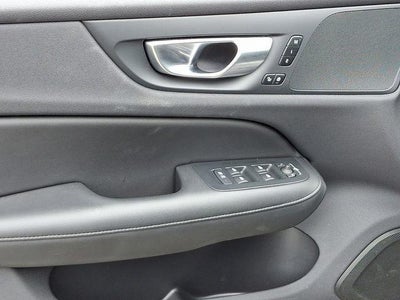 2024 Volvo S60 Plus Dark Theme