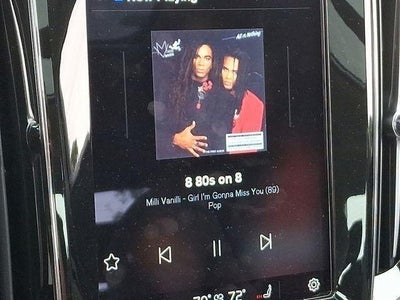 2024 Volvo S60 Plus Dark Theme