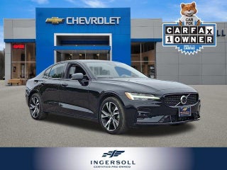 2024 Volvo S60 Plus Dark Theme