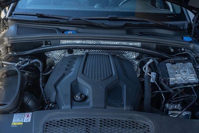 2023 Porsche Macan Base