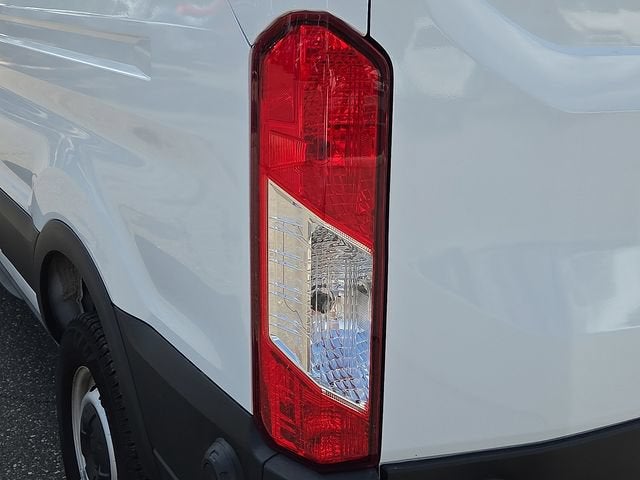 2024 Ford Transit Cargo Van T-250 148" Med Rf 9070 GVWR RWD