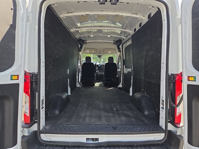 2024 Ford Transit Cargo Van T-250 148" Med Rf 9070 GVWR RWD