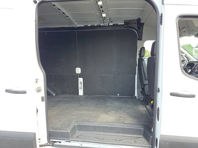 2024 Ford Transit Cargo Van T-250 148" Med Rf 9070 GVWR RWD