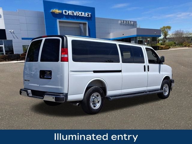 2025 Chevrolet Express Passenger 1LT