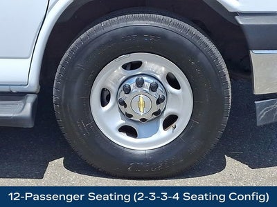 2025 Chevrolet Express Passenger 1LT