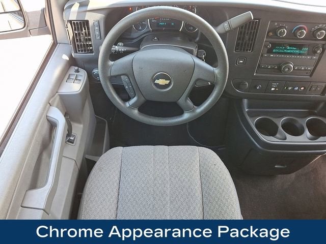 2025 Chevrolet Express Passenger 1LT