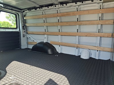 2025 Chevrolet Express Cargo WT