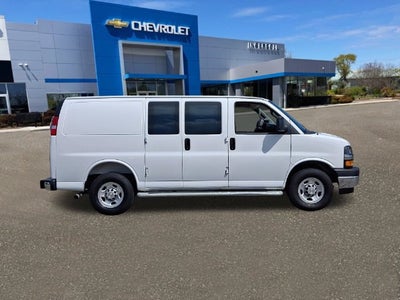 2025 Chevrolet Express Cargo WT
