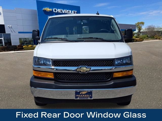 2025 Chevrolet Express Cargo WT