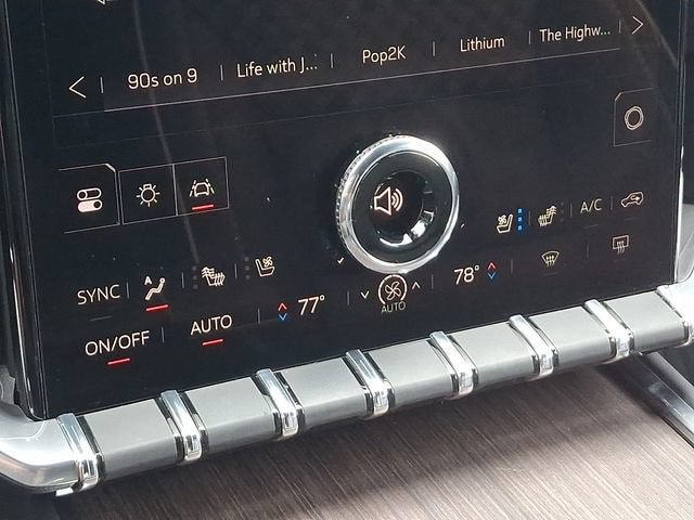 2025 GMC Acadia Denali
