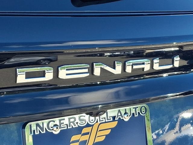 2025 GMC Acadia Denali