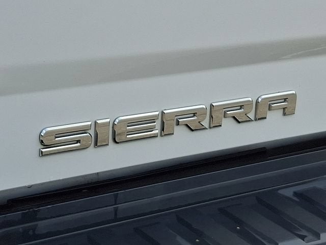 2015 GMC Sierra 2500 HD Pickup 4D 6 1/2 ft