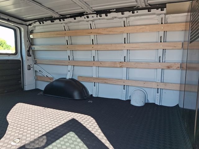 2025 GMC Savana Cargo Work Van