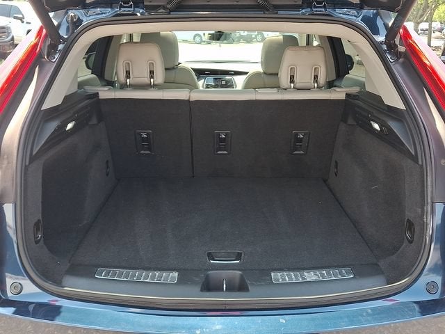 2021 Cadillac XT4 AWD Premium Luxury