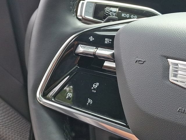 2024 Cadillac LYRIQ Luxury 1