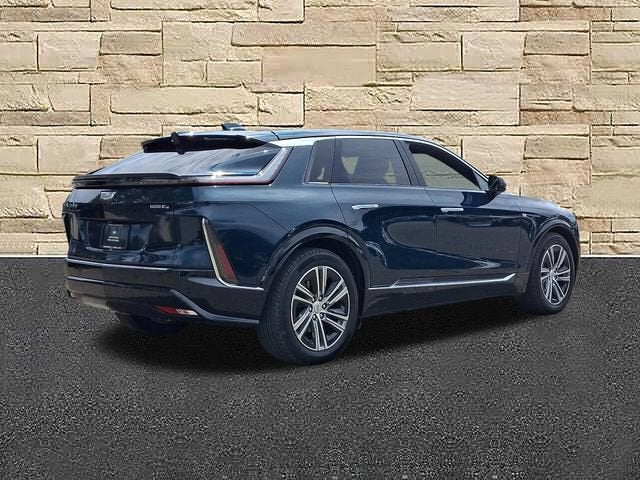 2024 Cadillac LYRIQ Luxury 1